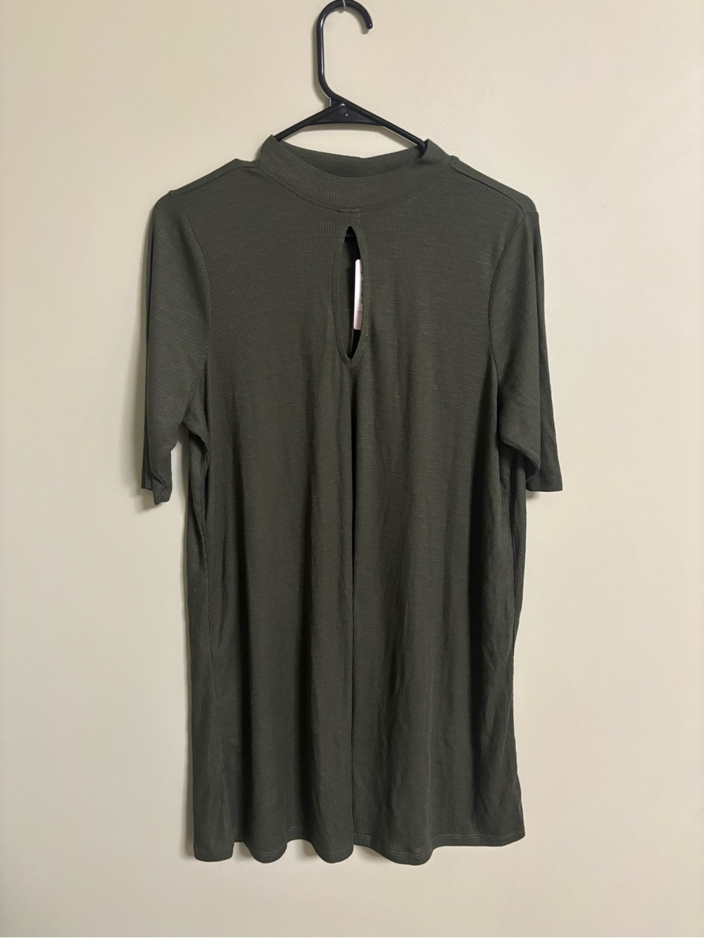 Torrid Size 1X Knit Ribbed Green Tunic Top Plus Keyhole Short Sleeve New Light